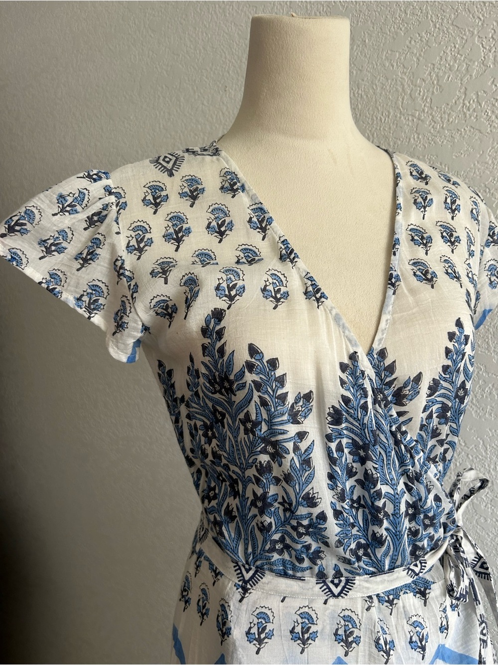 Bell by Alicia Bell Blue White Cotton Silk Boho Floral Print Front Wrap Dress - Picture 6 of 8